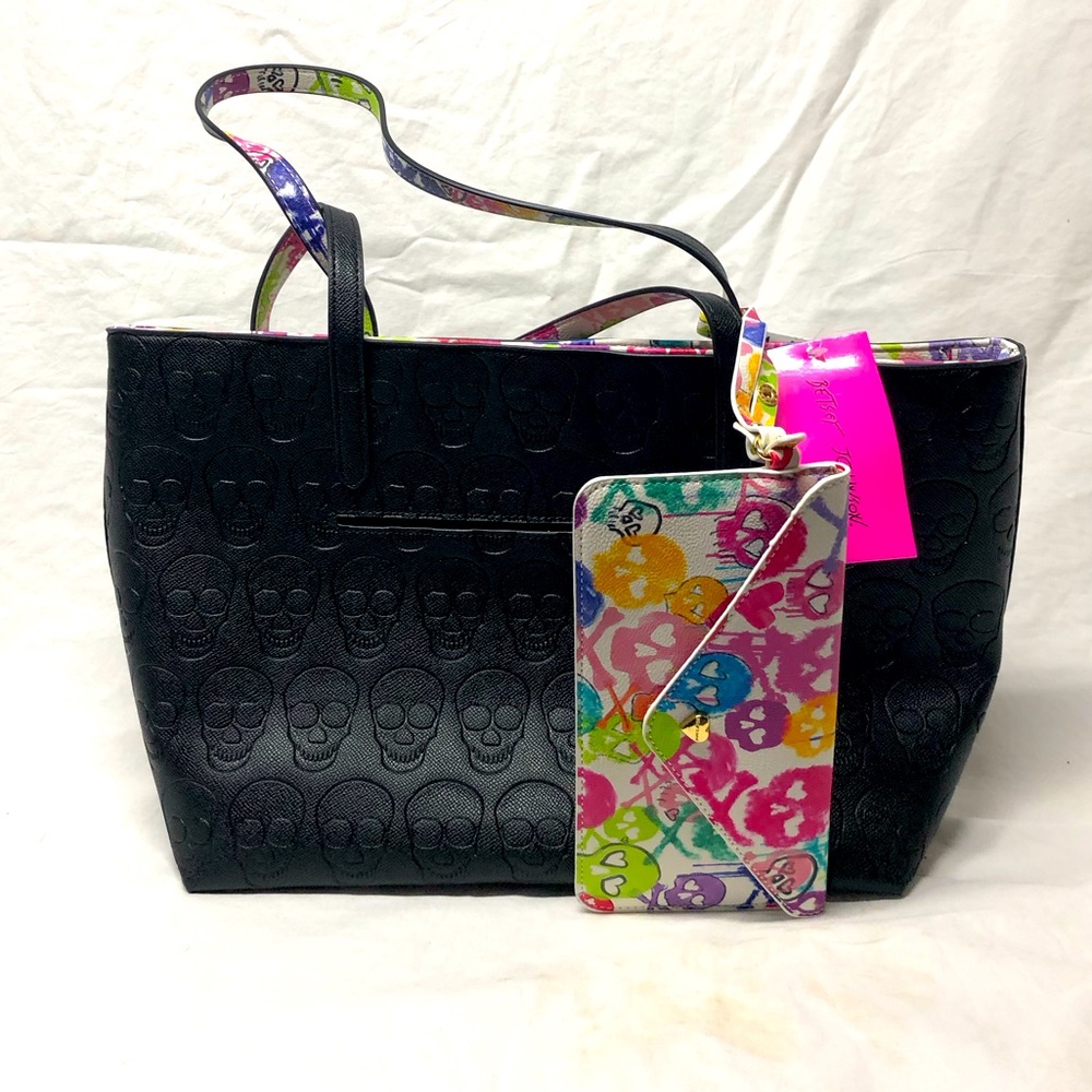 New 2023 Betsey Johnson Black skull with multicolor wristlet.